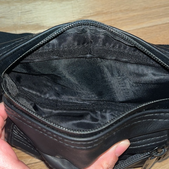 Steve Madden Black Leather Crossbody Belt Bag - Picture 3 of 6